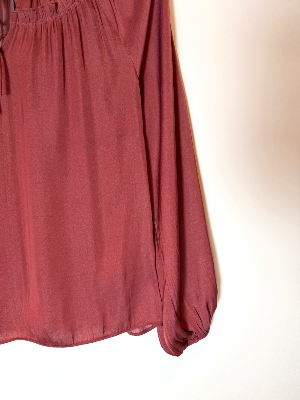 EVEREVE Pleated Neck Tie Front Blouse Rust Orange Terracotta Peasant Top Medium - Picture 3 of 8